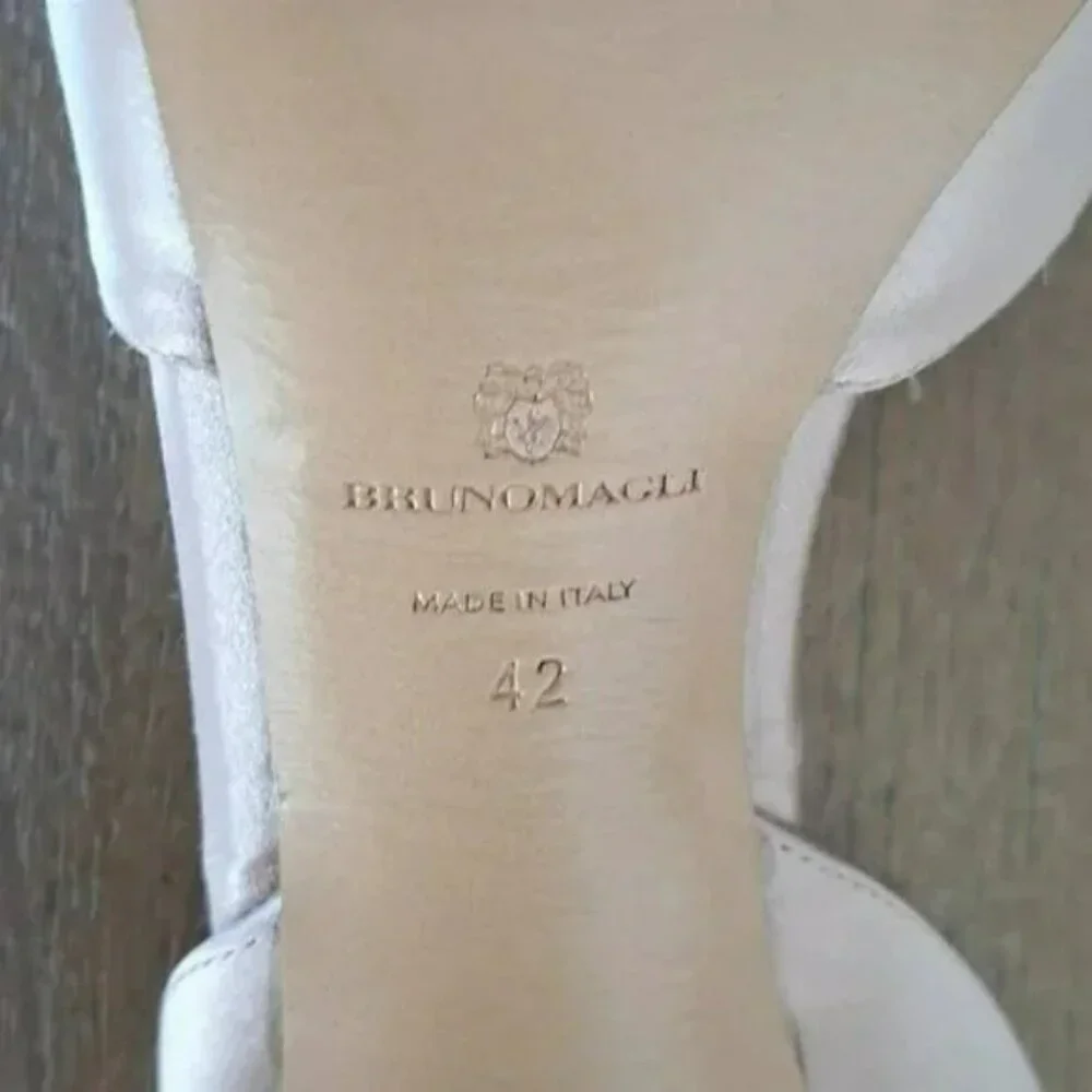 Bruno Magli Moda Pump in Champagne Satin Leather - Size: 10.5 (EU 42)